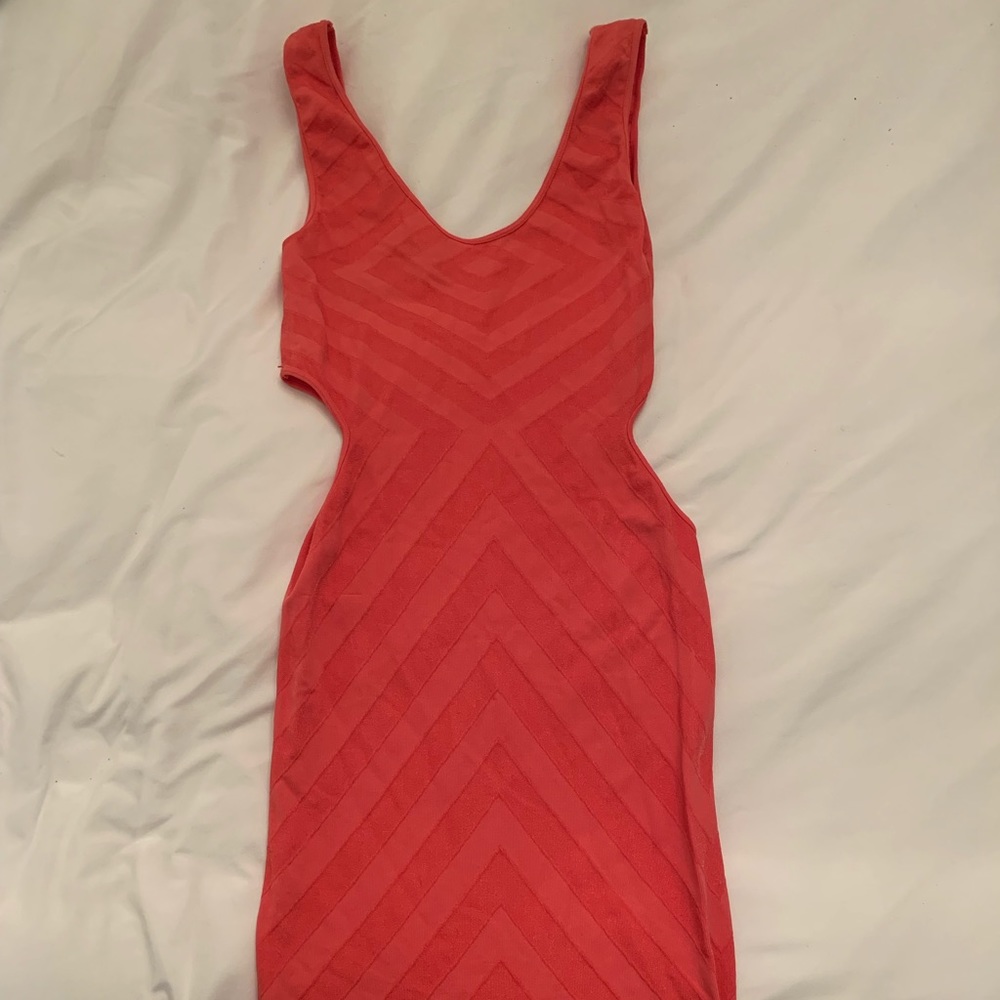 ⭐️SALE⭐️ Bebe Coral Side Cut-Out Dress M/L